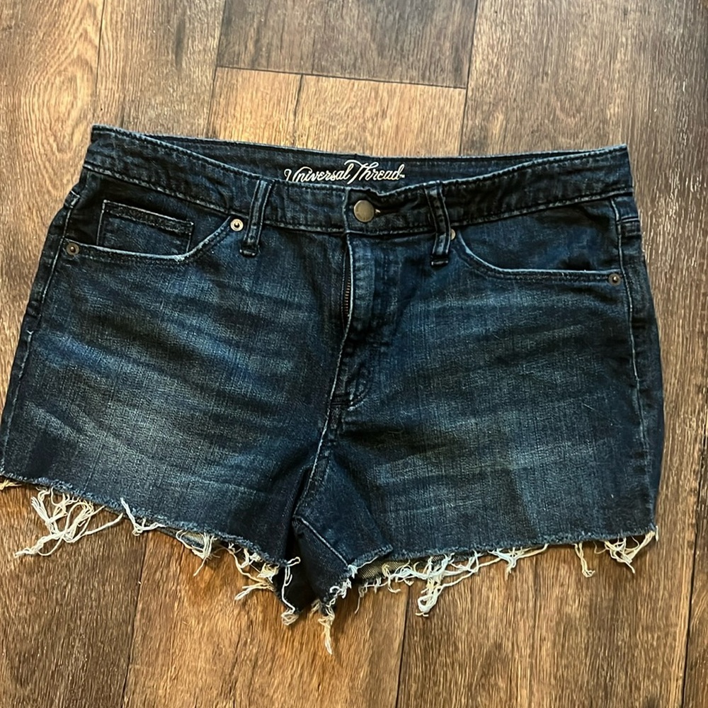 Universal thread high-rise Shortie size 12/31R